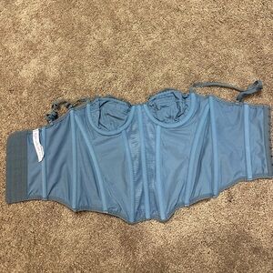 Urban outfitters corset barely worn in great condition! Size medium.